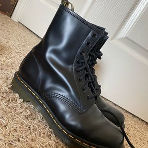 black classic dr. martins